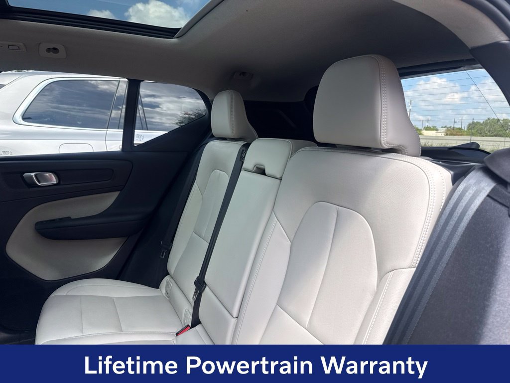 Certified 2024 Volvo XC40 B5 Plus w/ Protection Package Premier AWD/4WD image 28