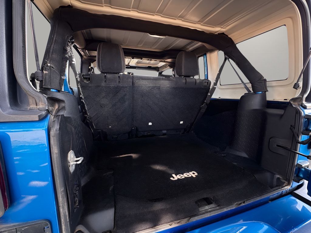 Used 2016 Jeep Wrangler Unlimited Sahara AWD/4WD image 21