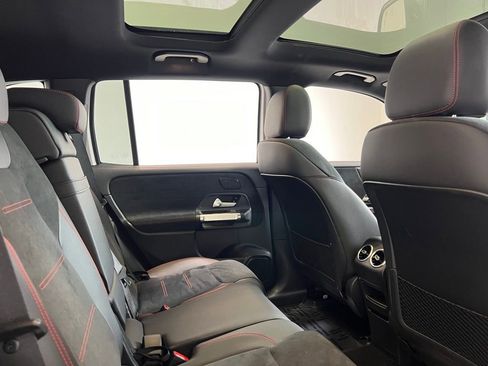 Used 2022 Mercedes-Benz EQB 300 4MATIC image 23