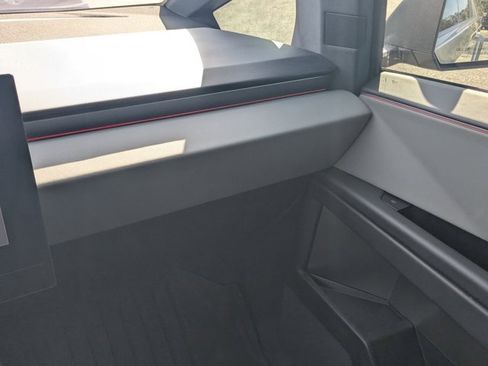 Used 2024 Tesla Cybertruck AWD Crew Cab image 19