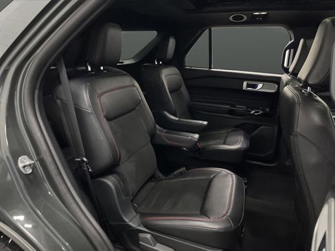 Used 2023 Ford Explorer ST-Line image 32
