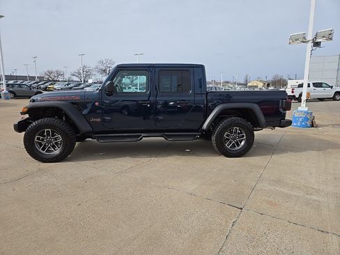 Used 2025 Jeep Gladiator Mojave w/ Safety Group image 4