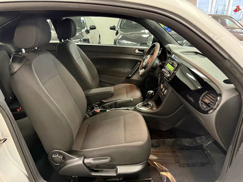 Used 2014 Volkswagen Beetle 1.8T image 18