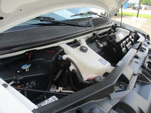 Used 2022 Chevrolet Express 2500 w/ Driver Convenience Package image 19