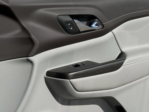 Used 2021 GMC Acadia SLT w/ Technology Package FWD image 29