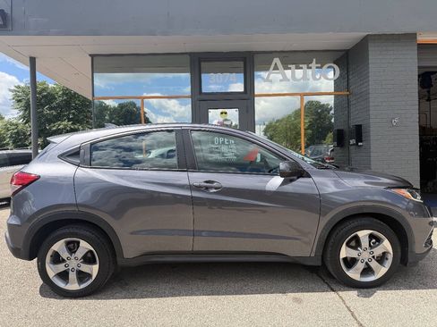 Used 2022 Honda HR-V LX image 2