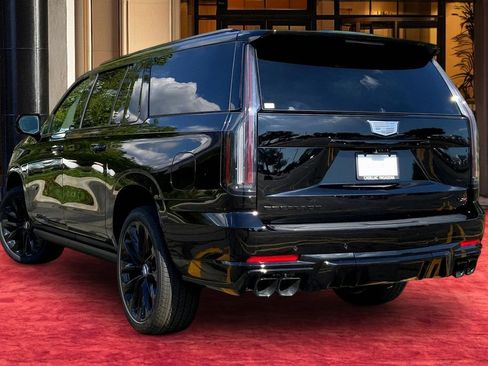 New 2026 Cadillac Escalade ESV V w/ LPO, ONYX Package AWD/4WD image 4
