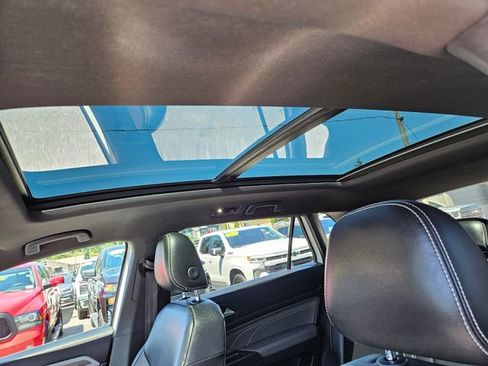 Used 2021 Volkswagen Atlas Cross Sport SE w/ Panoramic Sunroof Package FWD image 28