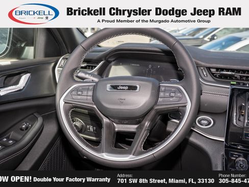 New 2025 Jeep Grand Cherokee L Laredo image 23