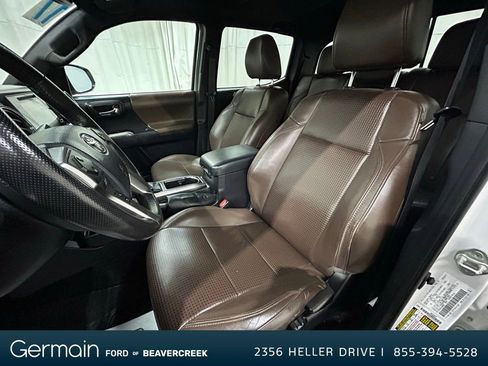 Used 2017 Toyota Tacoma Limited image 15