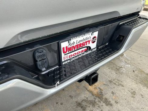 Used 2024 Chevrolet Colorado LT RWD image 19
