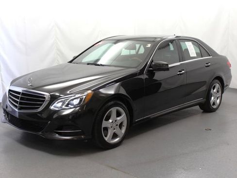Used 2014 Mercedes-Benz E 350 4MATIC Sedan image 5