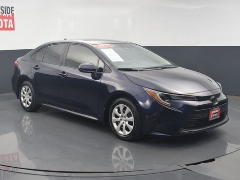 Used 2025 Toyota Corolla LE FWD image 6