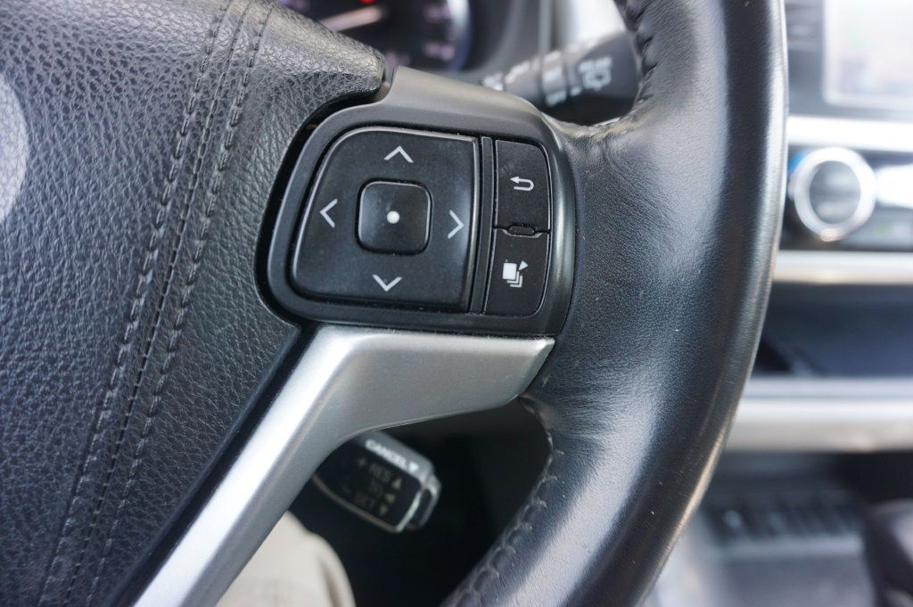Used 2015 Toyota Highlander XLE FWD image 8