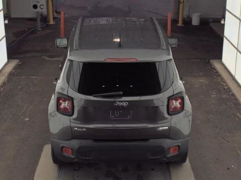 Used 2017 Jeep Renegade Latitude image 6