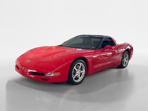 Used 2003 Chevrolet Corvette Coupe w/ Preferred Equipment Group RWD image 3
