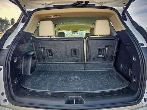 Used 2020 Buick Enclave Essence w/ Sound and Sites Package image 34