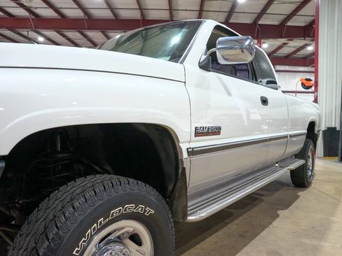 Used 1997 Dodge Ram 2500 Truck 4x4 Club Cab image 33