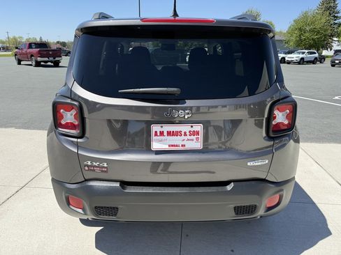 Used 2017 Jeep Renegade Latitude w/ Popular Equipment Group AWD/4WD image 7
