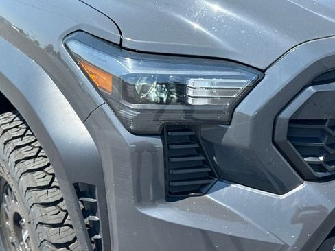 Used 2025 Toyota Tacoma TRD Off-Road w/ TRD Off Road Upgrade Package AWD/4WD image 12