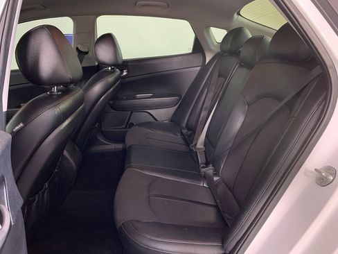 Used 2018 Kia Optima S image 32