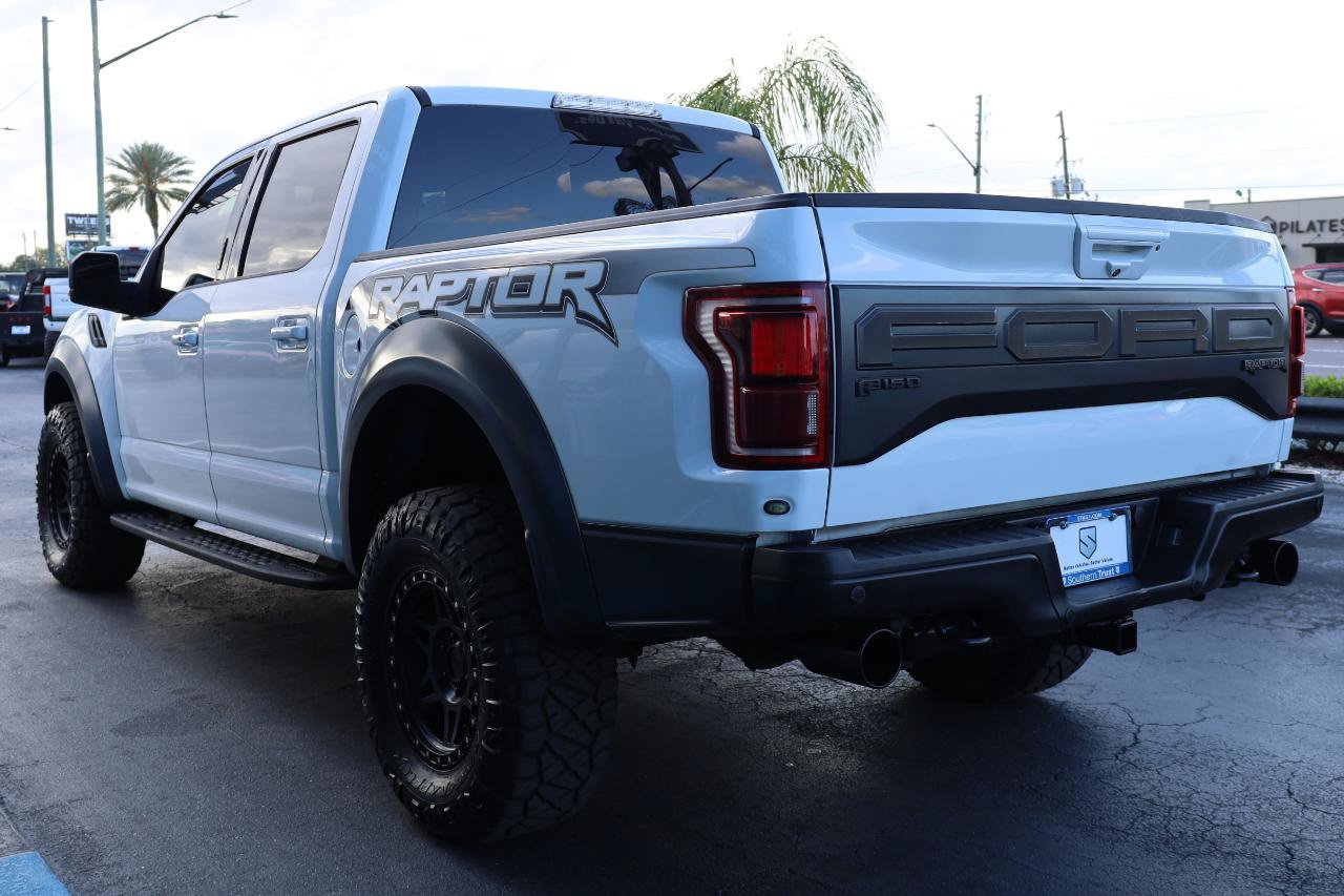 Used 2018 Ford F150 Raptor w/ Equipment Group 802A Luxury AWD/4WD image 3