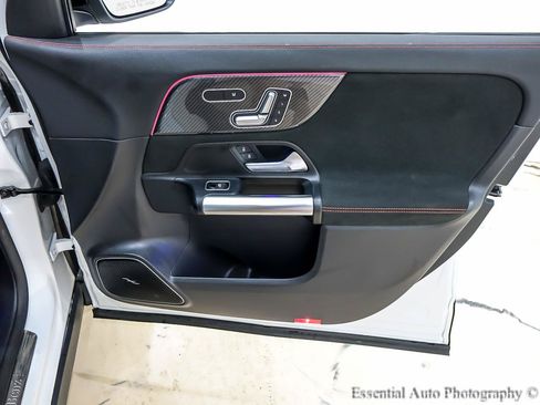 Used 2021 Mercedes-Benz GLA 250 4MATIC image 32