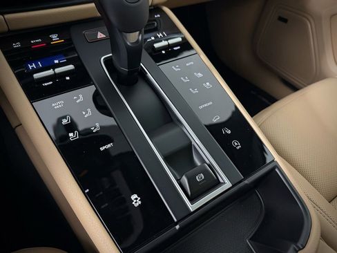 New 2026 Porsche Macan image 26