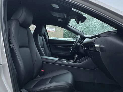 Used 2024 MAZDA MAZDA3 s FWD image 24