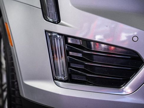 Used 2018 Cadillac XT5 Luxury image 14