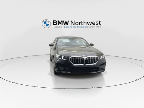 New 2026 BMW 530i xDrive w/ Premium Package image 7