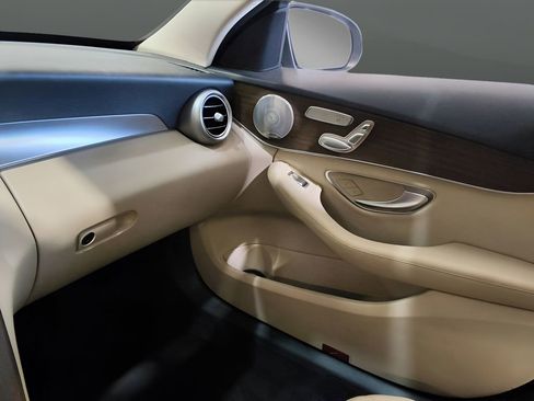 Used 2021 Mercedes-Benz C 300 4MATIC Sedan image 18