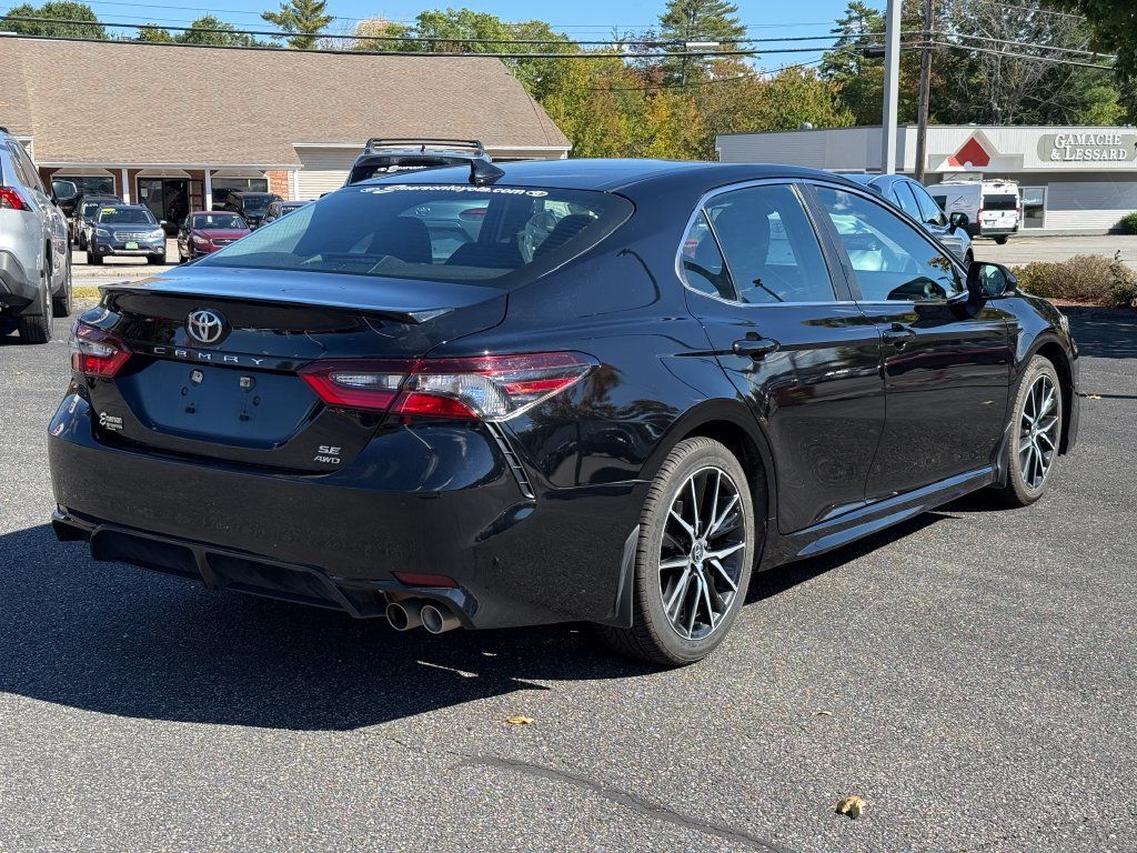 Used 2024 Toyota Camry SE w/ Cold Weather Package AWD/4WD image 6