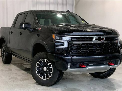 Used 2024 Chevrolet Silverado 1500 ZR2 w/ Technology Package AWD/4WD image 1
