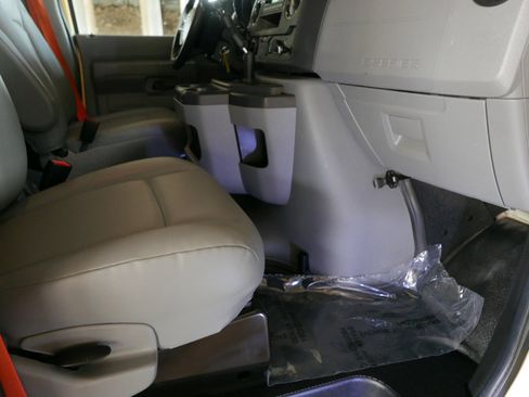 Used 2021 Ford E-450 and Econoline 450 Super Duty image 9
