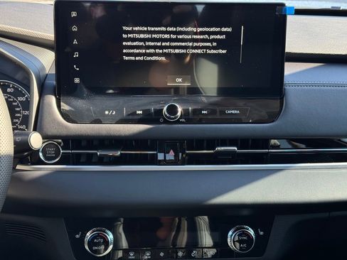 New 2025 Mitsubishi Outlander SE image 20