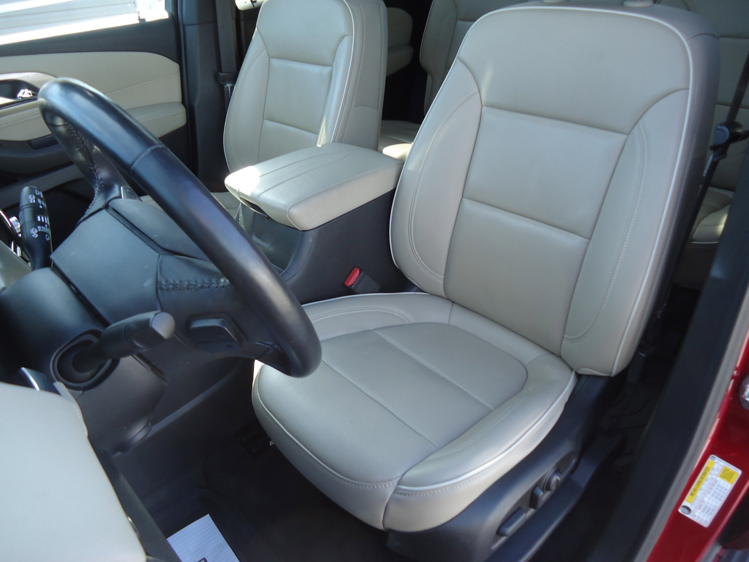 Used 2022 Chevrolet Traverse Premier w/ LPO, 'HIT The Road' Package AWD/4WD image 26