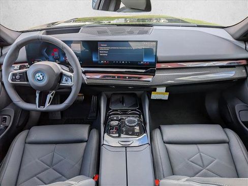 New 2026 BMW 550e xDrive image 16