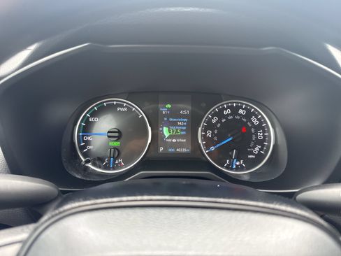 Used 2021 Toyota RAV4 LE AWD/4WD image 15