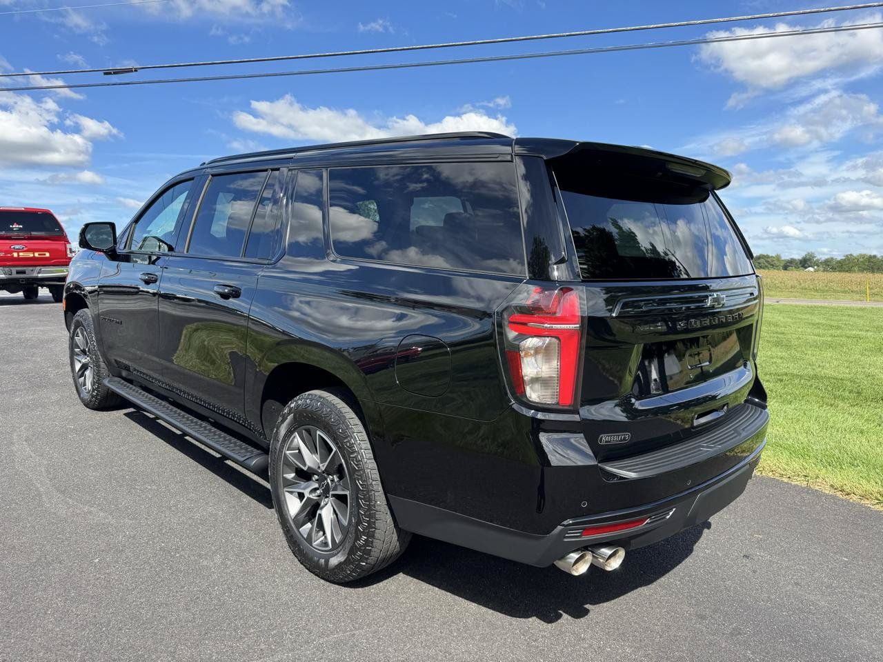 Used 2023 Chevrolet Suburban Z71 w/ Off-Road Capability Package AWD/4WD image 4