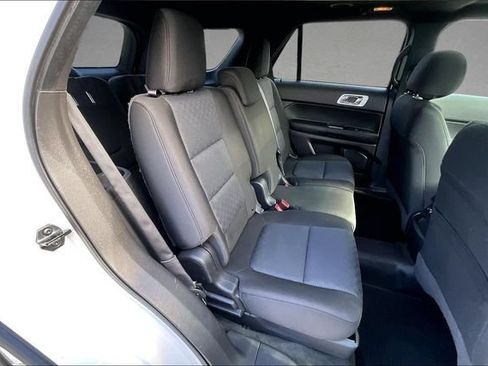 Used 2014 Ford Explorer XLT w/ Equipment Group 201A AWD/4WD image 23