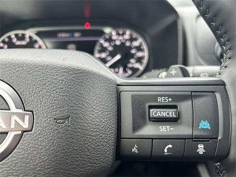 Used 2025 Nissan Rogue SV image 24