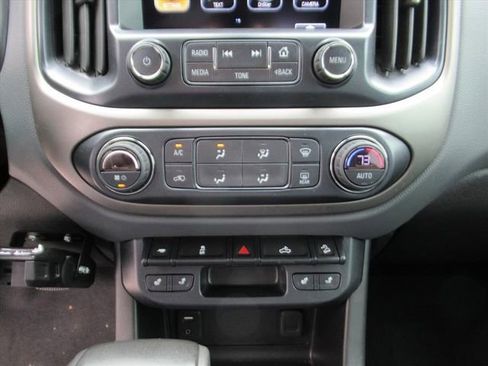 Used 2018 Chevrolet Colorado Z71 image 26