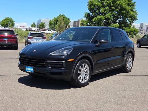Used 2021 Porsche Cayenne w/ Driver Memory Package AWD/4WD image 1