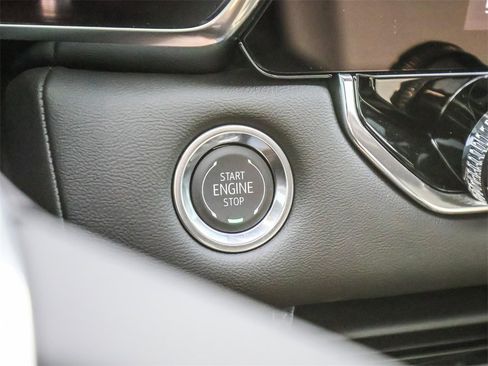 New 2026 GMC Canyon Elevation w/ Convenience Package image 30