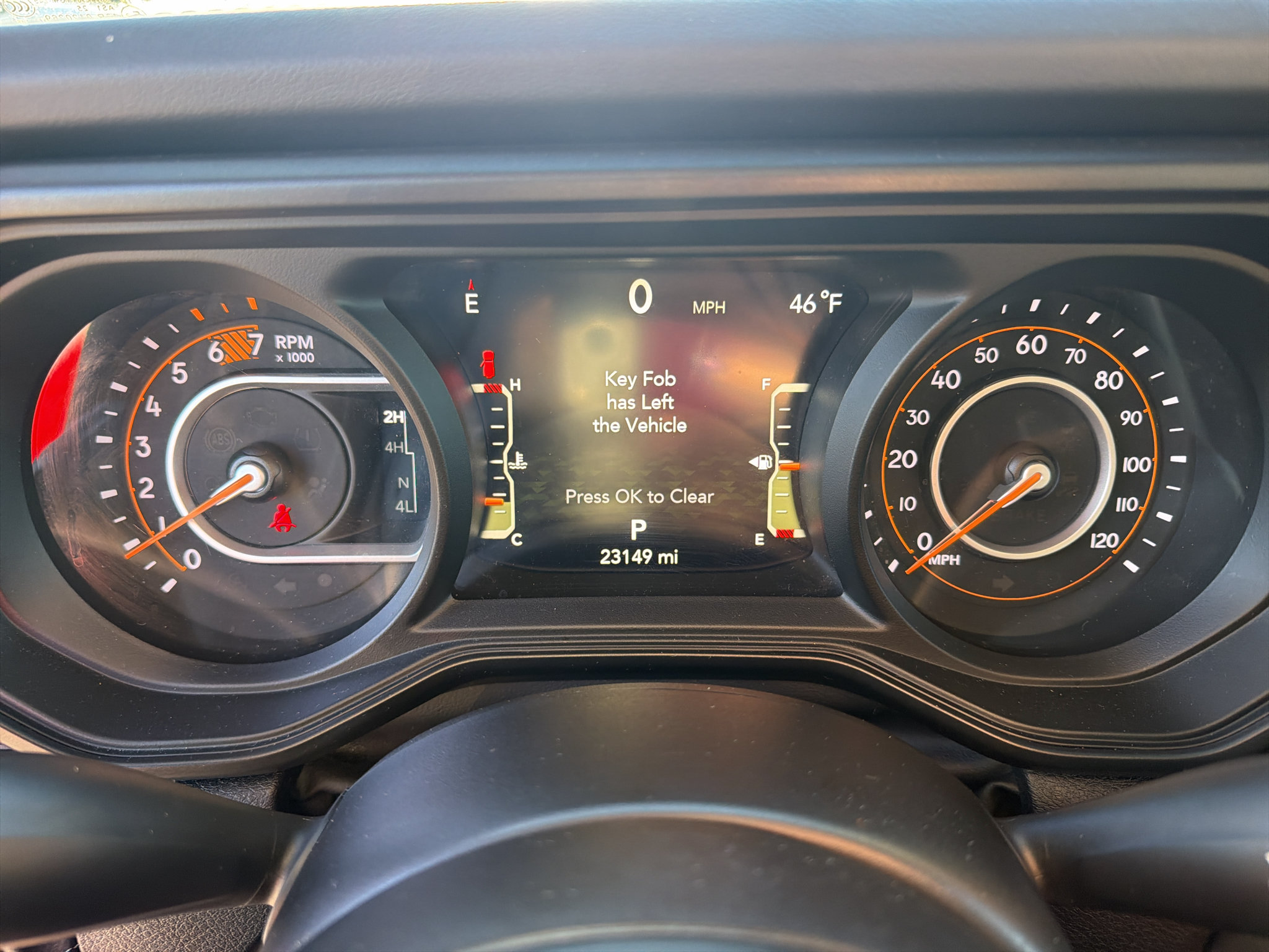 Used 2025 Jeep Wrangler Unlimited Rubicon w/ Convenience Group AWD/4WD image 12