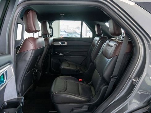 Used 2023 Ford Explorer Platinum AWD/4WD image 11