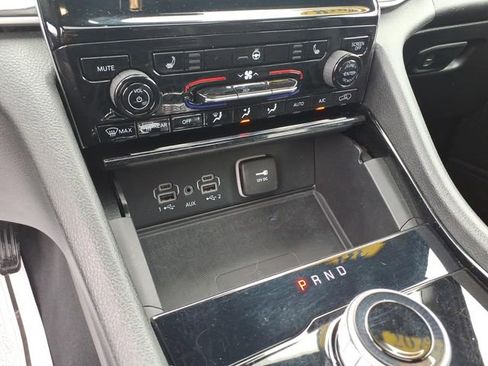 Certified 2023 Jeep Grand Cherokee Altitude AWD/4WD image 20