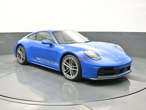 Certified 2025 Porsche 911 Carrera RWD image 21