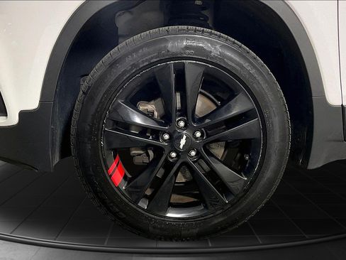 Used 2018 Chevrolet Trax LT w/ Redline Edition AWD/4WD image 9